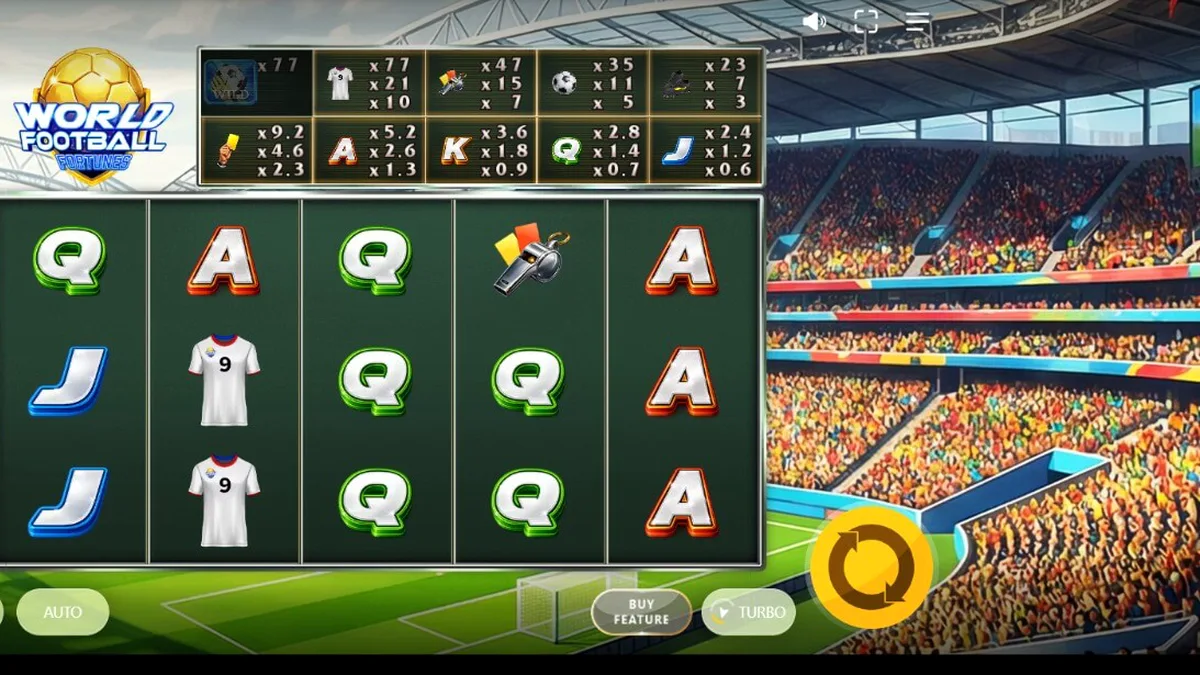 Captura de tela do jogo World Football Fortunes, mostrando os rolos com símbolos de futebol e um estádio lotado ao fundo.